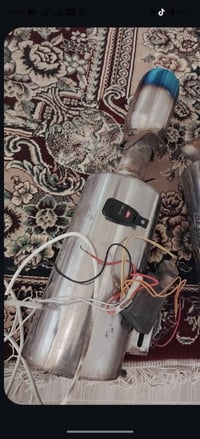 اكزوز HT بشرط اثنينهن شغالات حلوك هم وياهن ريموت هم ويا سعره 250 بي مج...