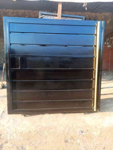 السلام عليكم أحدث ابواب سياج قاصه خارجيه تسكام وحديد 2ملم عرض الباب 3متر إرتفاع 2مترر باب متكامل صبغ اساس ولوون جاهزه السعرر 400//وابواب قاصه داخلية هم تسكام وحديد بشرط 2ملم سعرر المترر75//العنوان شارع كصيبه التواصل ***********//وتساب
