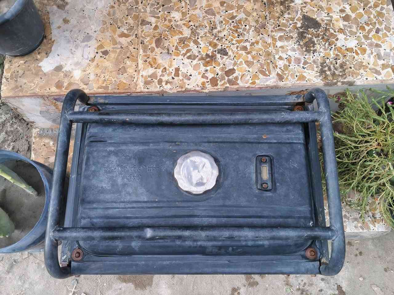⚡ للبيع: مولدة منزلية بحالة ممتازة ⚡
​المواصفات: صافي 12 أمبير أصولي، شغل راقي وما بيها أي عطل أو نقص.
​الحالة: High Quality & Heavy Duty (شغالة وجاهزة للعمل فوراً).
​السعر: 115,000 دينار عراقي (115 ألف)
​الموقع: كربلاء المقدسة
​رقم التواصل: ***********

