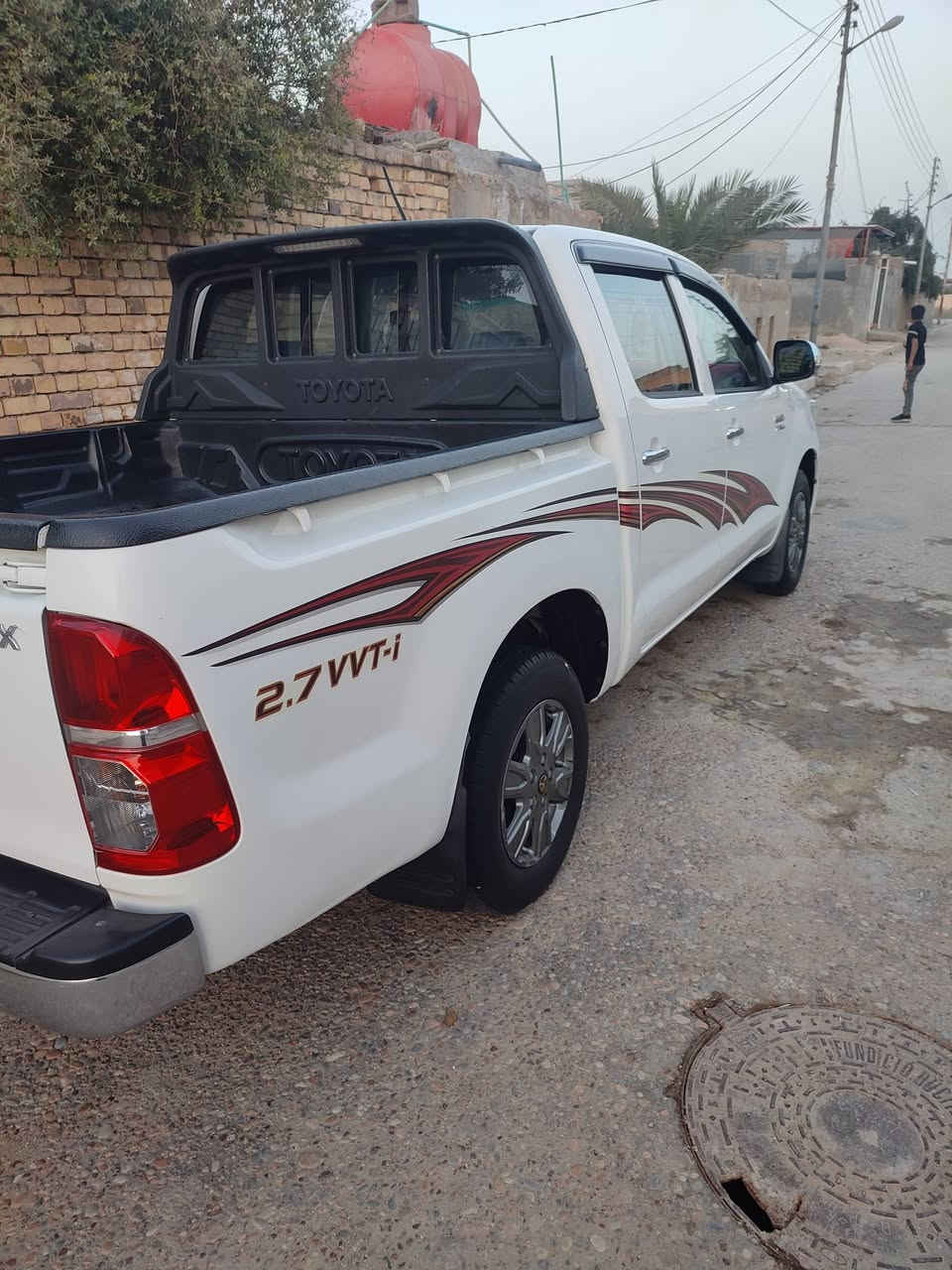 السلام عليكم بيكم هايلوكس موديل 2014 
قطري شاصي 12 سياره مكفوله كفاله عامه مكينه مافتوحه لا تنقيص  ولا تبخير السياره جاهزه تخم تاير حداديه رقم السياره ميسان تحويل السياره ثاني تصال علا لرقم ***********
