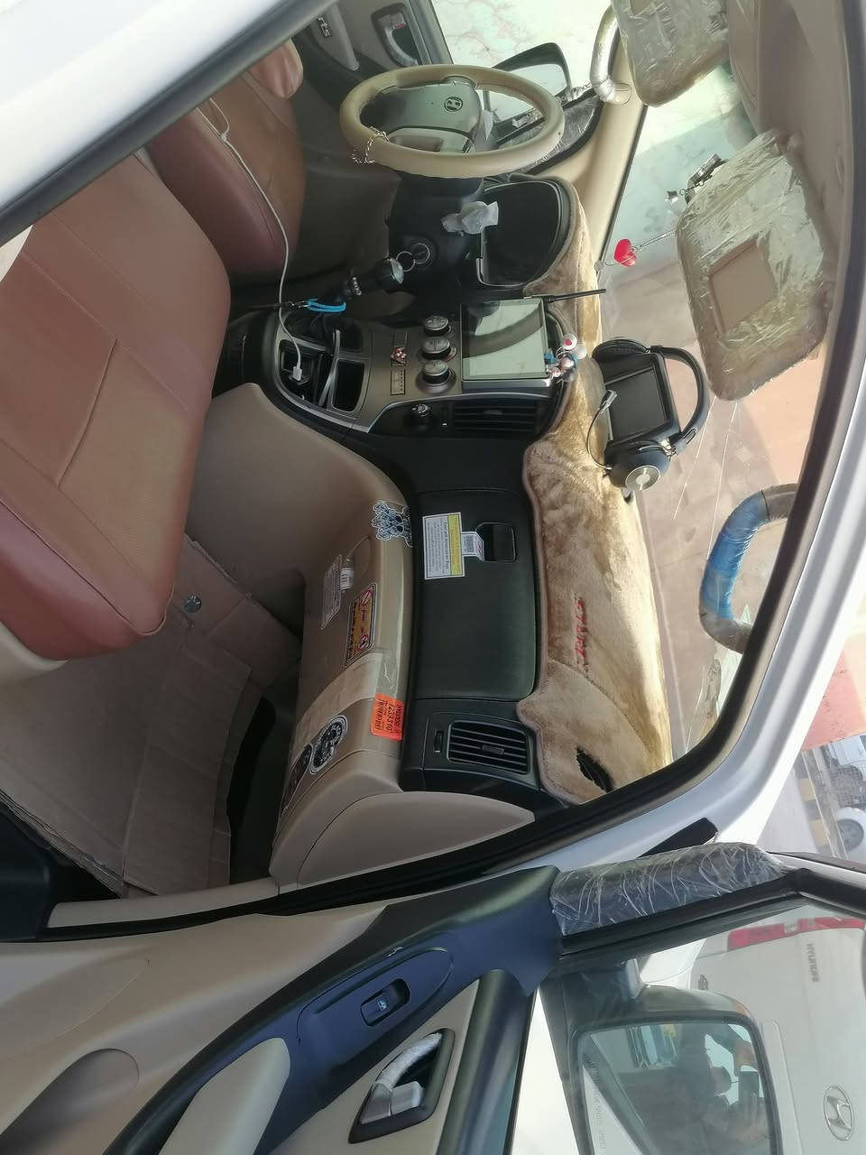 السلام عليكم
استاركس 2014 مفتوحه 
رقم كربلاء بأسمي شخصيا السيارة صبغها جاملغ امامي وشبر باب سايق بدون داخل وين ما يعجبك تفحص مكينه بخار والباقي كفاله عامه مكاني الكوفه ناحيه الحريه 
السعر 170 وبيها مجال قليل او مراوس مسكر ١٤ او ١٥ مجول اصل 
***********
