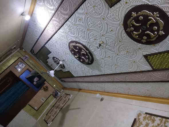 بيت رقم المساحة 500 البناء 250
اعكاده العنوان منطقة المؤمنين بلقرب من المركز الصحي للمؤمنين 
يتكون من ثلاث غرف ديوانيه مطبخ استقبال 
باقي التفاصيل 
هاتف : ‭0780 463 9356‬
