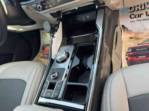 السلام عليكم 
سورنتو خليجي  موديل 2025
مكفولة كفالة عامة اخت الزيرو 
ماشيه اقل ال 6000
مواصفات السياره 
خمس كامرات 360 درجة 
داتو شو 
ويل 20
شاشه متصله 
رادار 
كراسي كهرباء
صندوق كهرباء 
محرك 3500
كير موس 
هند بريك بصمه 
السيارة فول مواصفات عدا البنوراما
مكان السياره ديالى
السعر    350 ورقه وبيها مجال قليل 
***********
