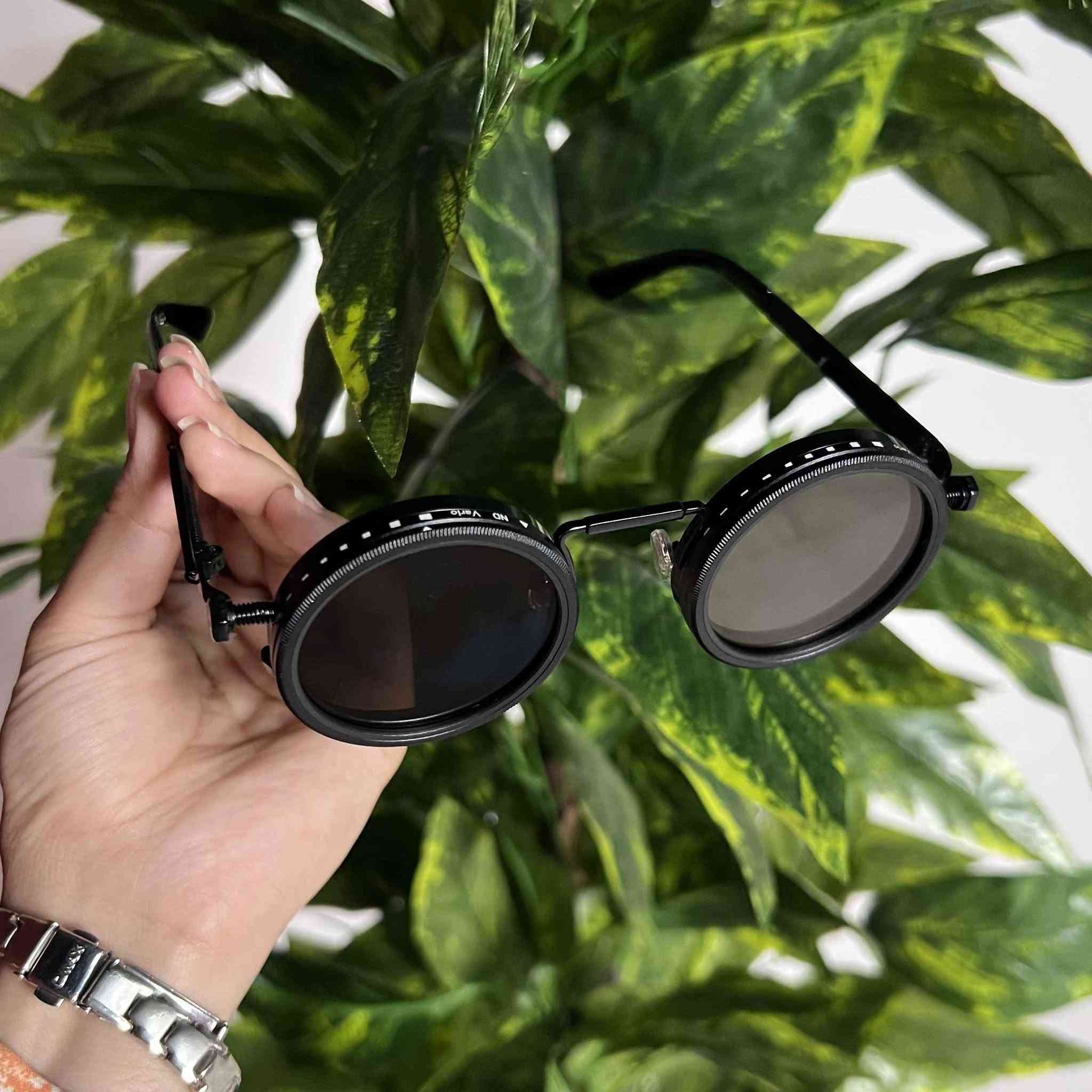 🕶️⚙️ إطلالة استثنائية لعشاق التميز!

نظارة ND Vario الدائرية بتصميم ستيم بانك عصري وتفاصيل ميكانيكية فريدة 😎

إطار معدني متين، أذرع مرنة، وراحة طوال اليوم ✨

تجي ويا حافظة صلبة للحماية 🎁

خلي ستايلك يحكي عنك! 🔥 البصرة, العراق


**إذا كنت صاحب هذا الإعلان وتريد حذفه لأي سبب، رجاءا أرسل رسالة إلى الدعم الفني**