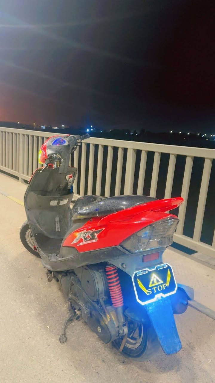 سلام عليكم 
ماكس عدله للبيع دراجه صارله شهر من نزلة من رمبه كفاله عامه ختم واحد تجي تفحص عد اي مصلح موجوده كفراته البلاديه سعر خاص راسلني بيك خير وتدلل ***********
