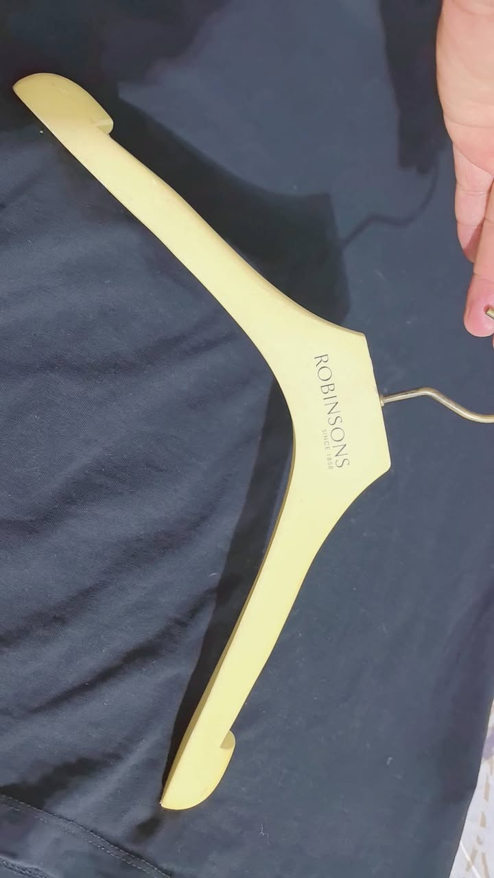 السلام عليكم  تعلاكه خشب مشمع  شغل درجة أولى شرط الفحص خشب مضغوط مو بلاستك  تصفيه جاي ابيعه جوه فلوس جملته  سعر الدرزن ٨ الاف وعندي توصيل الكل المحافظات


**إذا كنت صاحب هذا الإعلان وتريد حذفه لأي سبب، رجاءا أرسل رسالة إلى الدعم الفني**