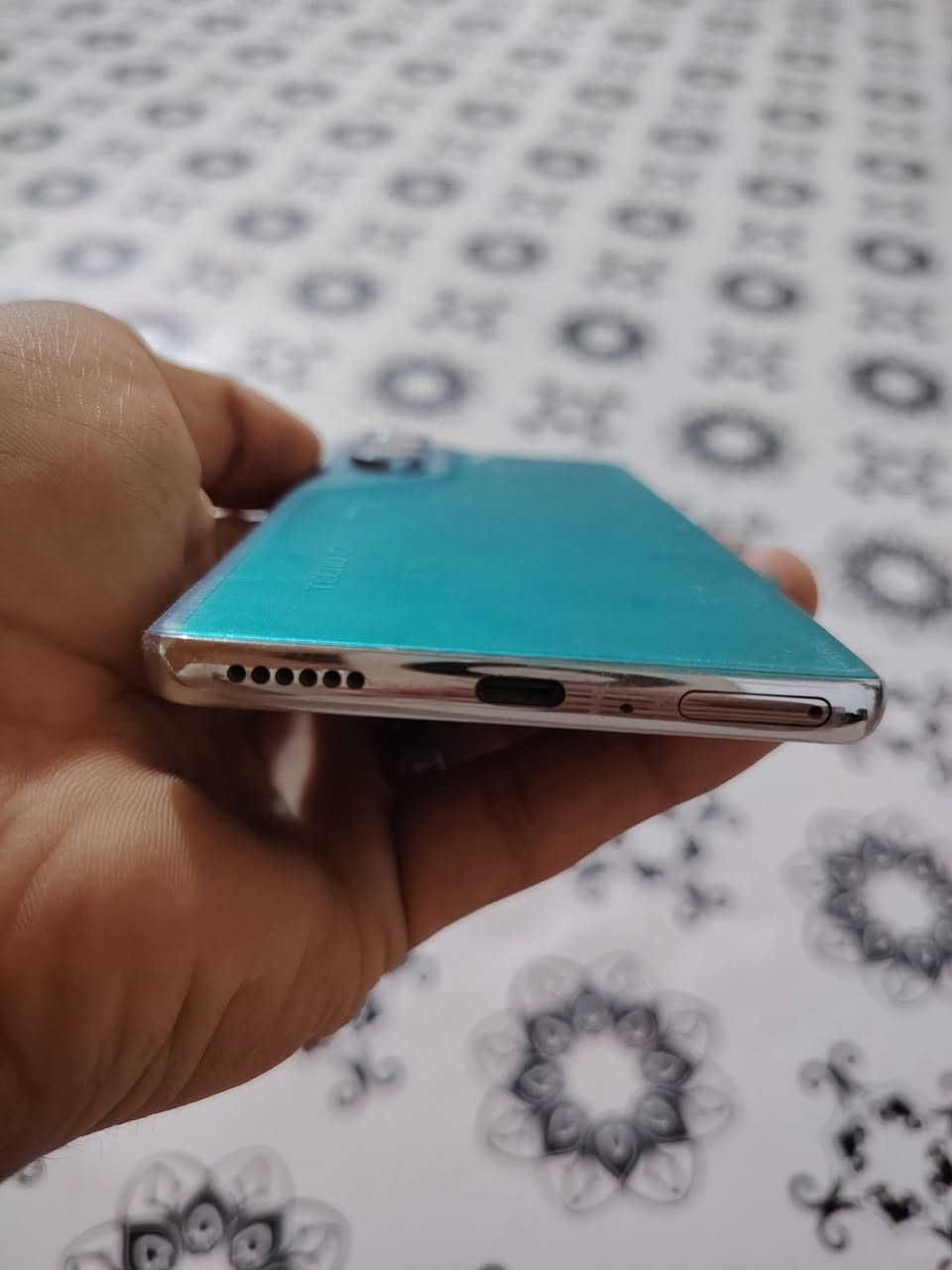 سلام عليكم ورحمة الله وبركاتة تليفون جديد بعده بحالة الوكاله تكنو كامون 40برو 5G السعر 375وبيه مجال حك الجيه الشراي يتصل ع الرقم ***********
