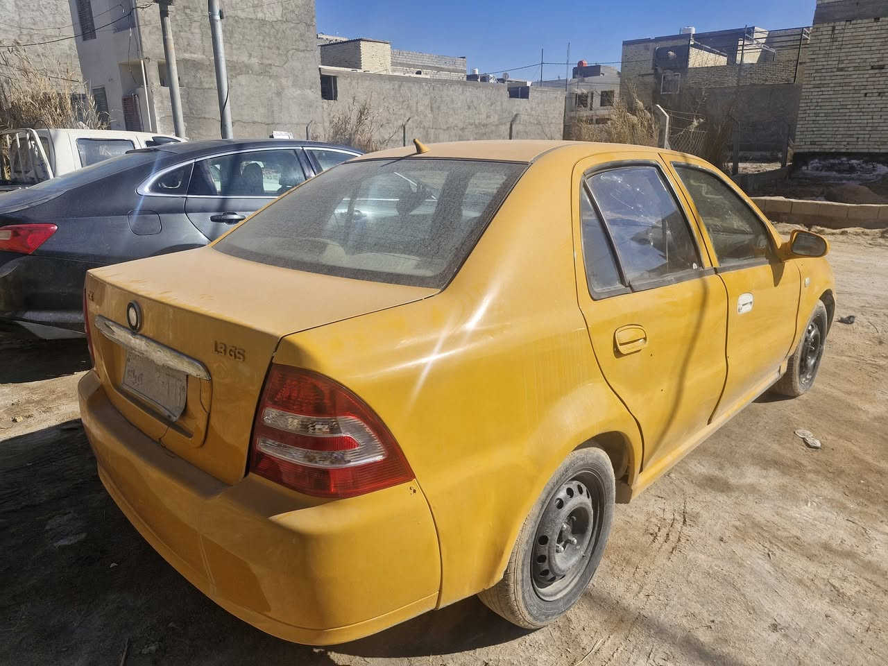 جيلي سي كي ٢٠١٢ 
مصبوغه كامل 
راعيه بكربلاء يريد تحويل 
ابيع برميل 
السعر ٢٥ 
***********
