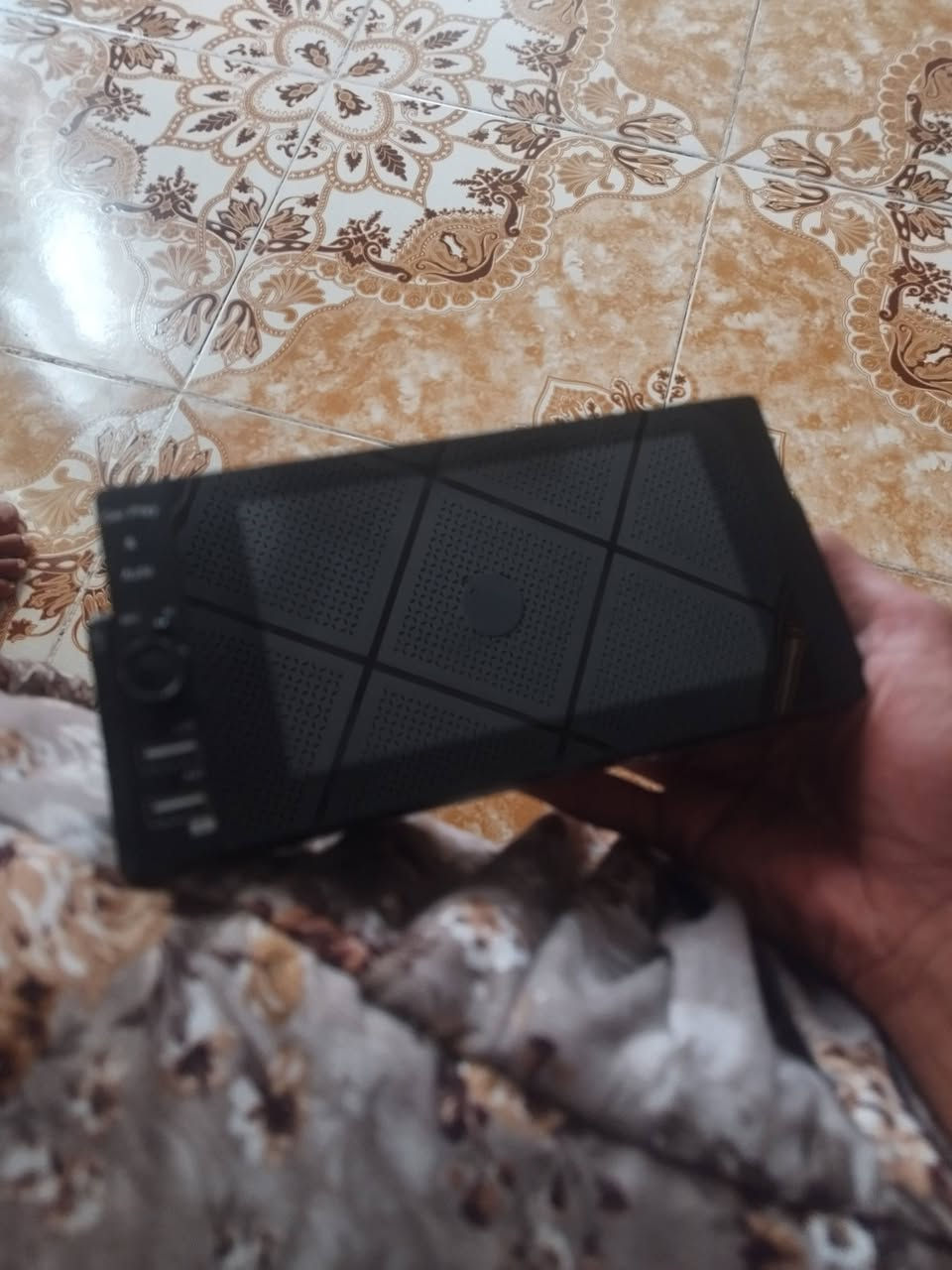 شاشه سياره شغاله ومابيها اي عيب للبيع سعرها ٣٠ وبيها مجال قليل رقم ***********

