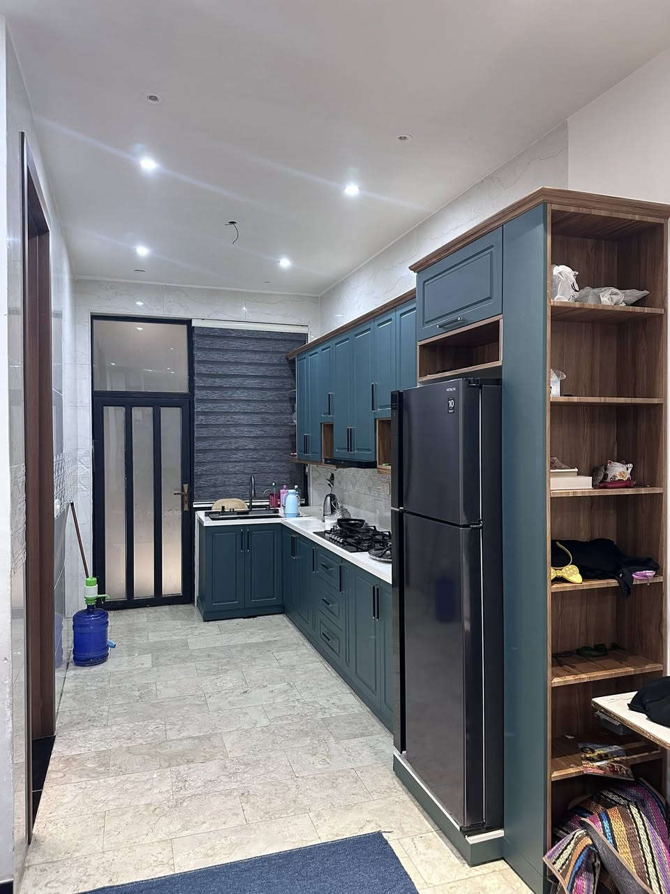 دار للبيع منطقة  حي الكوفه زراعي بصف الطابو مقابل دائره الماء المساحه 137متر نزال 20 واجهه 7  
طابق ونص  يحتوي على 2 غرف نوم واستقبال وصالة ومطبخ مفتوح علصالة  بيت جاهز وشغله درجه أولى 
للاستفسار. ***********
