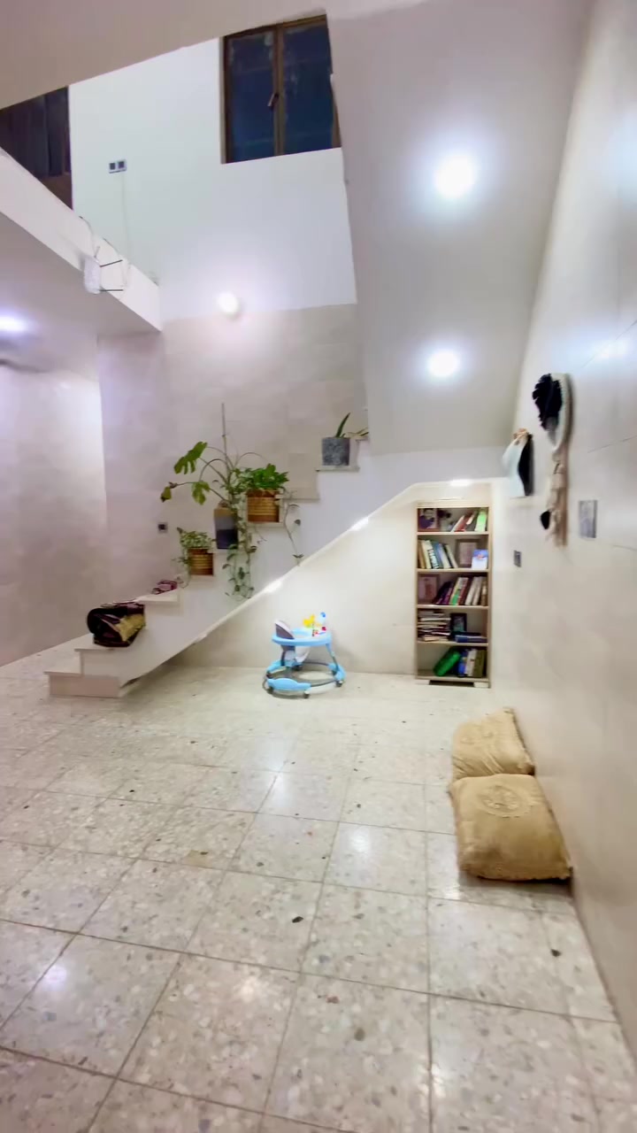 دار للبيع
خلف السدة بداية الجمعيات 
فتحة الجامع المحروك 
بناء سنة ٢٠٢٣
مساحة الدار 
٥*٢١
١٠٠ متر 
للاستفسار الاتصال على الرقم واتساب 
***********
