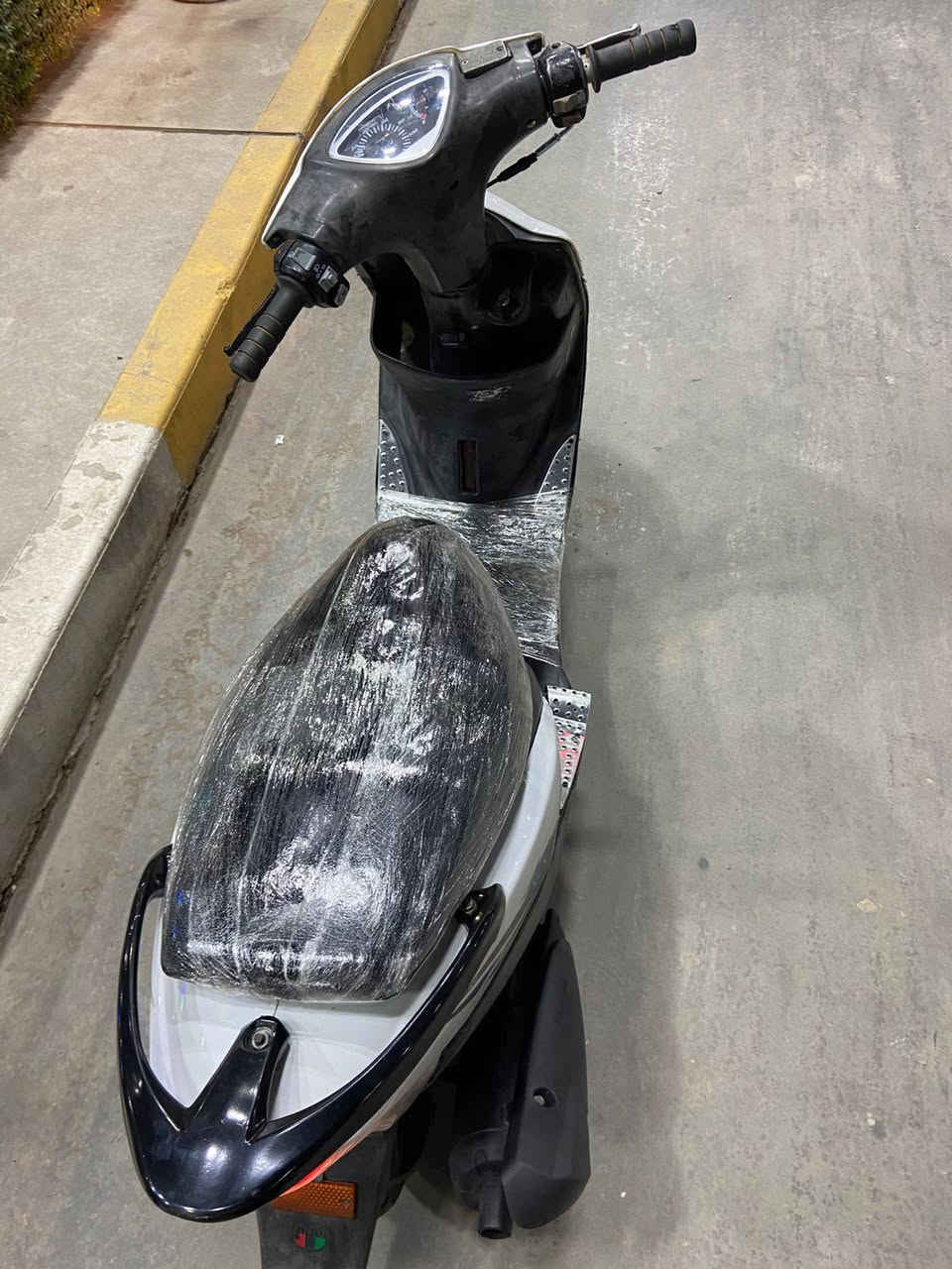 السلام عليكم دراجه ماكس عدله للبيع مكينه بلاديه 49 شلعه ومعدل خير من الله سلف وهندر  كهربايات كلهه كامله اي نقص مابيهه السعر 550وبيهه مجال المكان بغداد الشعب وهاذه رقمي ***********
