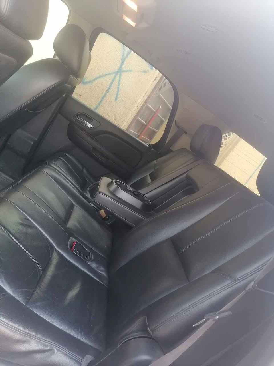 السلام عليكم 
تاهو 2013 حاجزلها وحجزها 14/ 4 
كلش جديده وناشفة كفالة عامة 97 وما اكطع سعر بالموبايل تعال وتشلع عيوني  مكاني بصره 
رقم الهاتف  ***********
