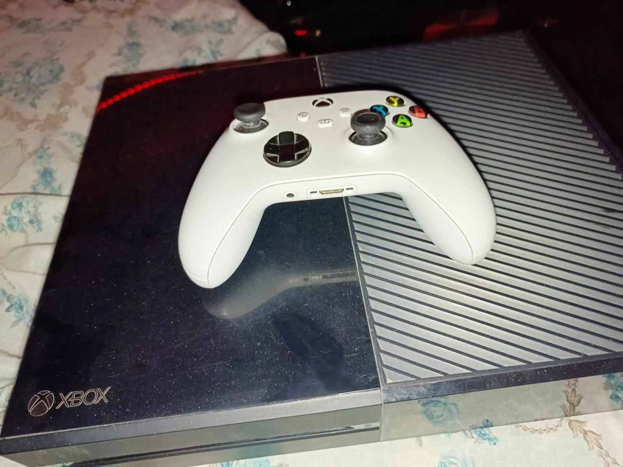 للبيع Xbox One سعة 500GB 🎮
الجهاز نظيف جداً ويشتغل 100%، مو مفتوح ولا مصلّح من قبل.
وياه يد تحكم أصلية من الشركة.
يجي ويّا الجهاز:
EA Sports FC 25 + EA Sports FC 26 (نسخة تجريبية مدى الحياة) ⚽🔥
جاهز للعب مباشرة بدون أي مشاكل.
السعر: 130 ألف دينار 💰
اللي جاد بالشراء يراسلني خاص 📩
أولوية للحاضر دهوك, العراق


**إذا كنت صاحب هذا الإعلان وتريد حذفه لأي سبب، رجاءا أرسل رسالة إلى الدعم الفني**