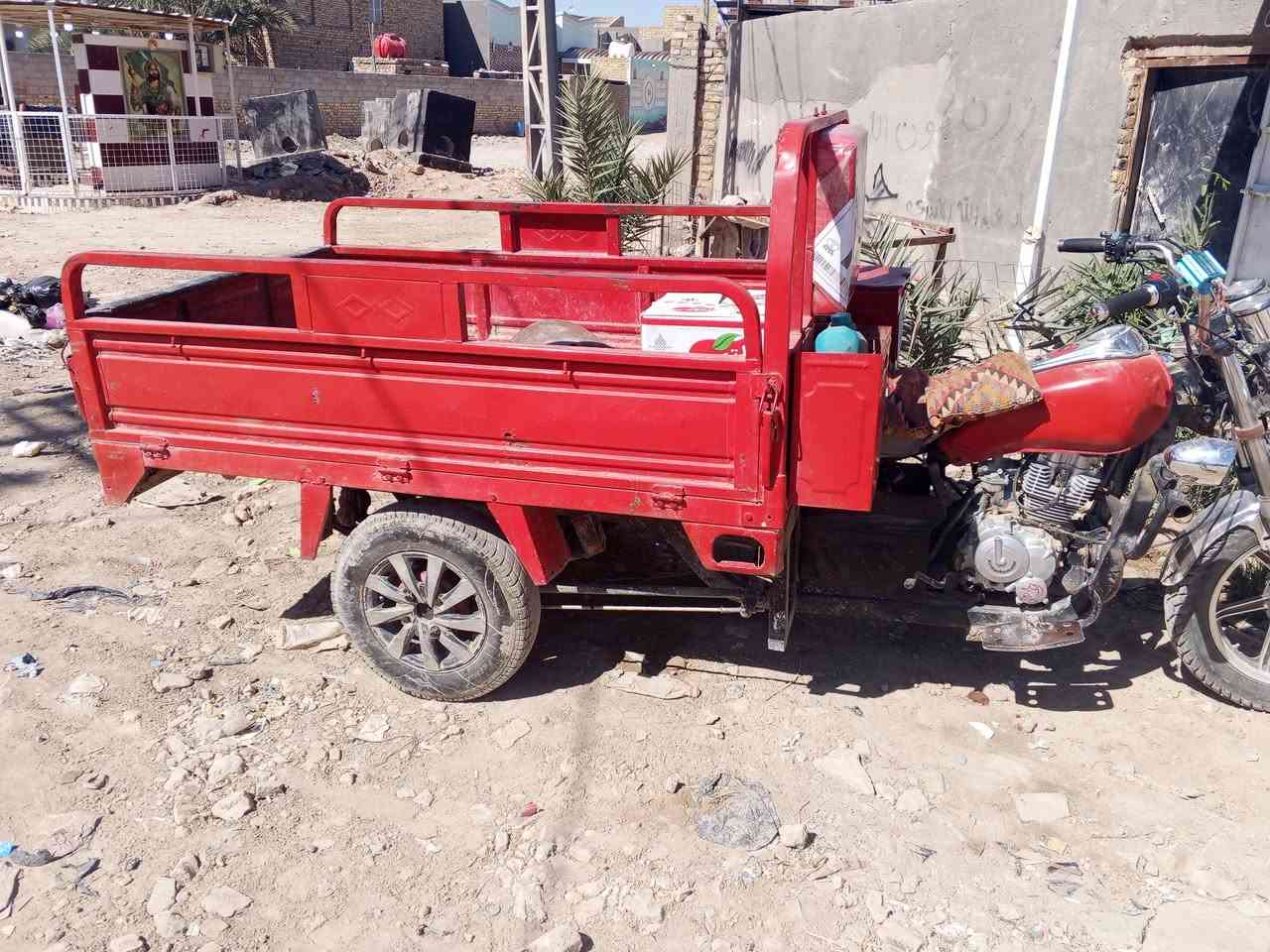 سلام عليكم ستوتة البيع صقر مديل 2012 نظيفى وحلوة شوفت عينك مكانهة الحمزة الشرقي رقم  
مداور شوكت ماتريد 1600وبيهة مجال 
***********
