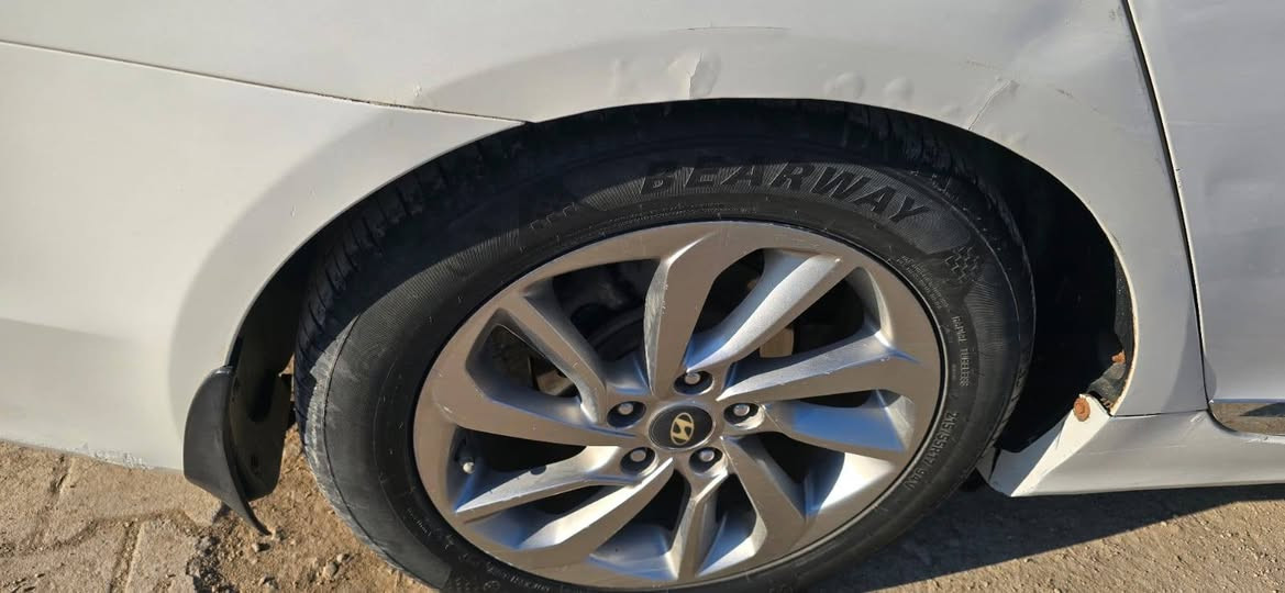 السلام عليكم
سوناتا 2011 فول واحد على واحد بنوراما  كشنات جلد وكهرباء السايق  تبريد قعطتين محرك 2400 دوش مري شفط موصفات السنويه ال2027 
السعر 125 وبيها مجال  
السياره ب اسمي وتحويل ثاني يوم
العنوان الديوانيه قضاء عفك ***********
***********
