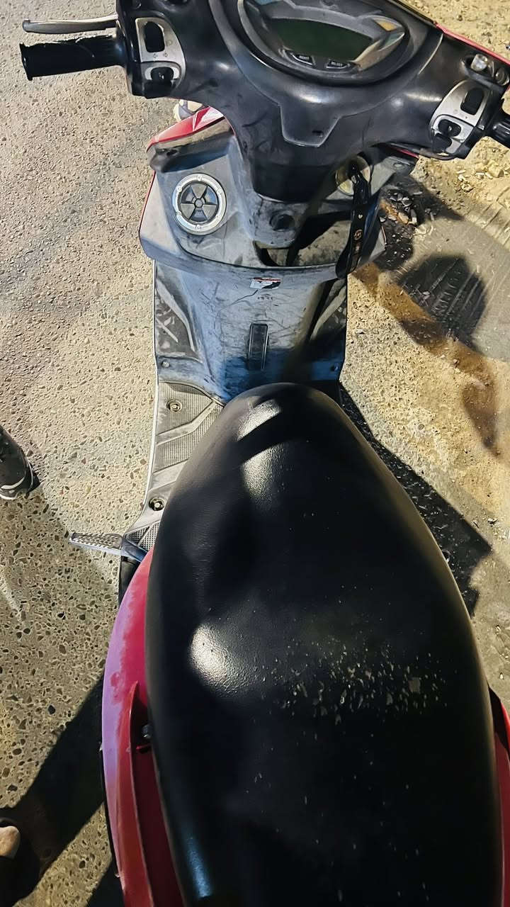 السلام وعليكم جيتي ار للبيع دراجه بلاديه كفاله المكينه شلعه ومعدل كلشي شغال السعر خاص ***********
