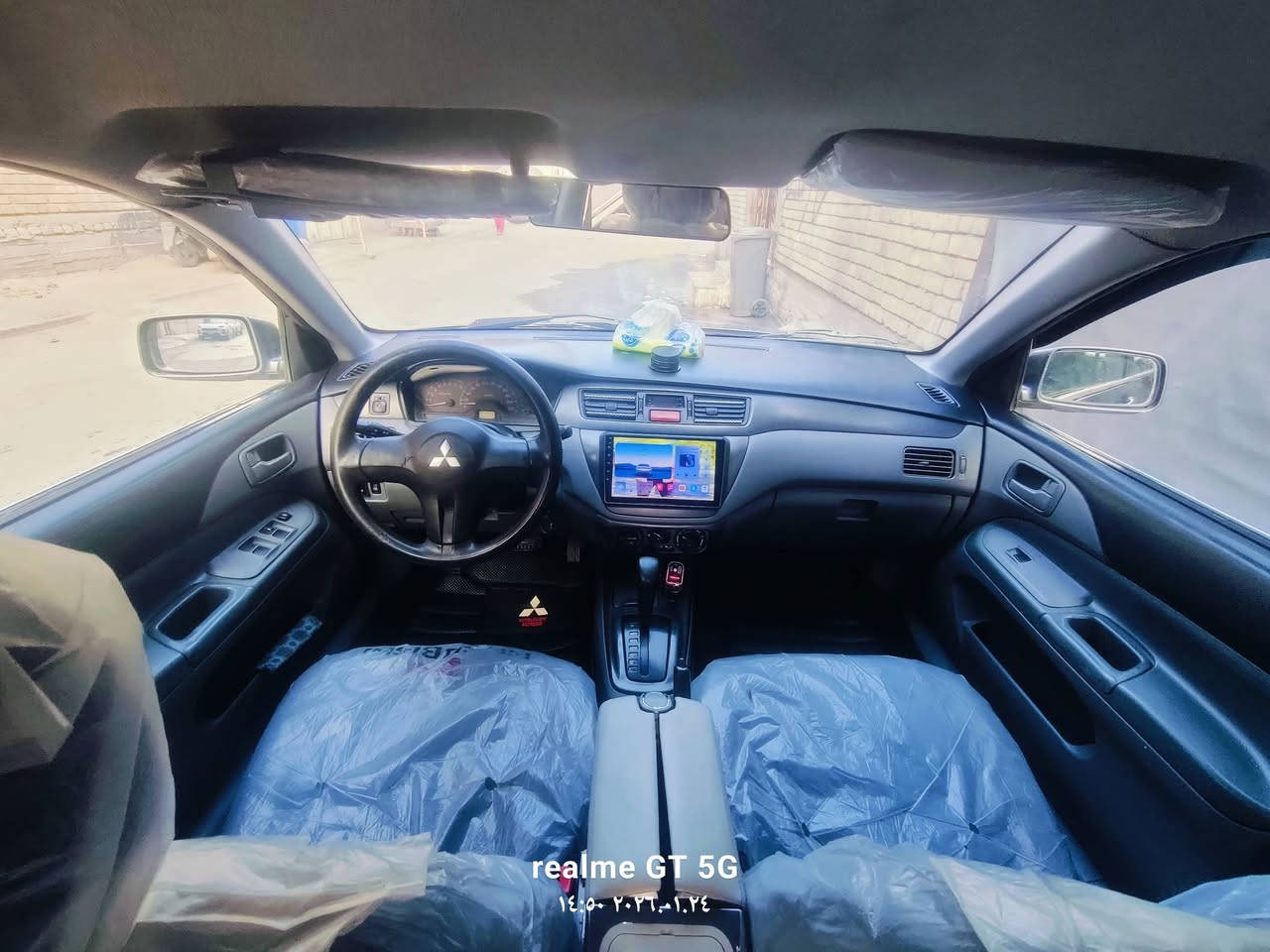 سلام عليكم
سياره لانسر بومه موديل 2007 
مكينه 1600cc جديد قبل شهرين شاده 
سنويه 2029
تبريد ثلج 🥶
شاشه وكامره 📸
صدر امام خلفي جديد 
سياره مصبوغه حزام بدون قماره اثر جراد وعندي صور قبل وبعد الصبغ 
سياره حلوه وخير من الله 
رقم الهاتف ***********
