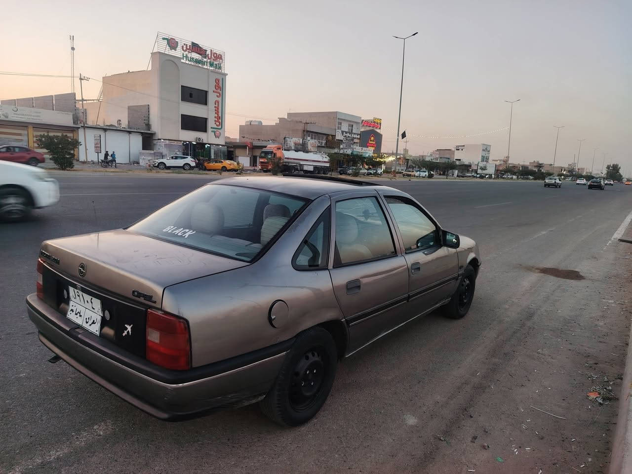 سياره اوبل فكترا حجم 20كيرا اوتاماتيك سياره نظيفه جدا كولشي مابي شرط بدون ضربه سنويه جديد بي دفتر بنزين كهربائية كلها شغال تخم صدر جديد جام كهربائية سعر 36وبي مجال بسيط عنوان كركوك رقم هاتف ***********
