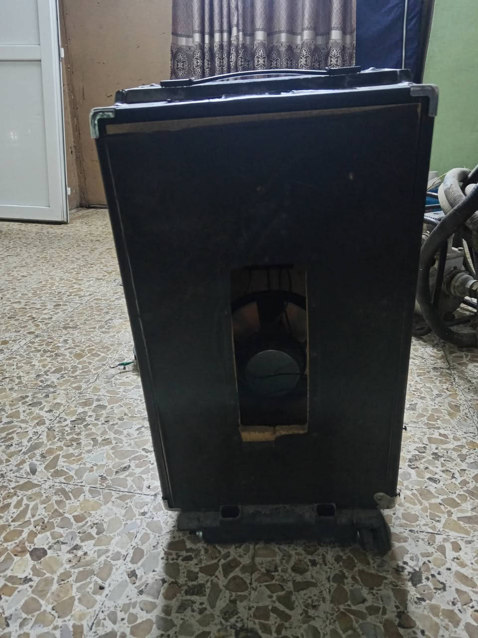 السلام عليكم  سمعات مال انترا زوج شرط شغل لا مصلح ولا شي سعر 25 سماعه جبيره 15 قفل //***********
