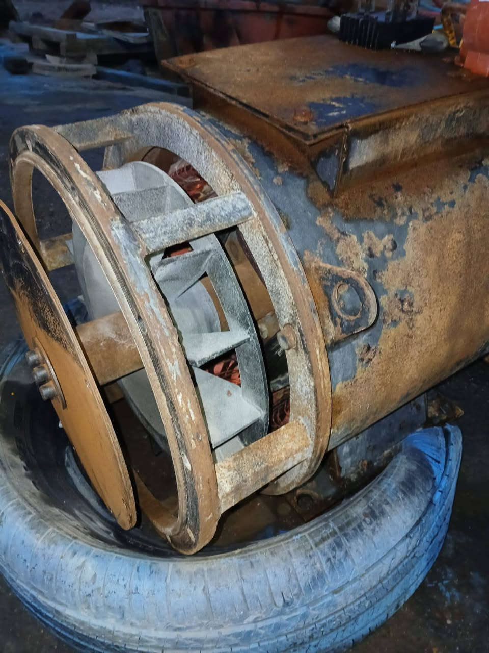 السلام عليكم راس توليد 60 كيفي جديد السعر 650 فري فيز ***********
