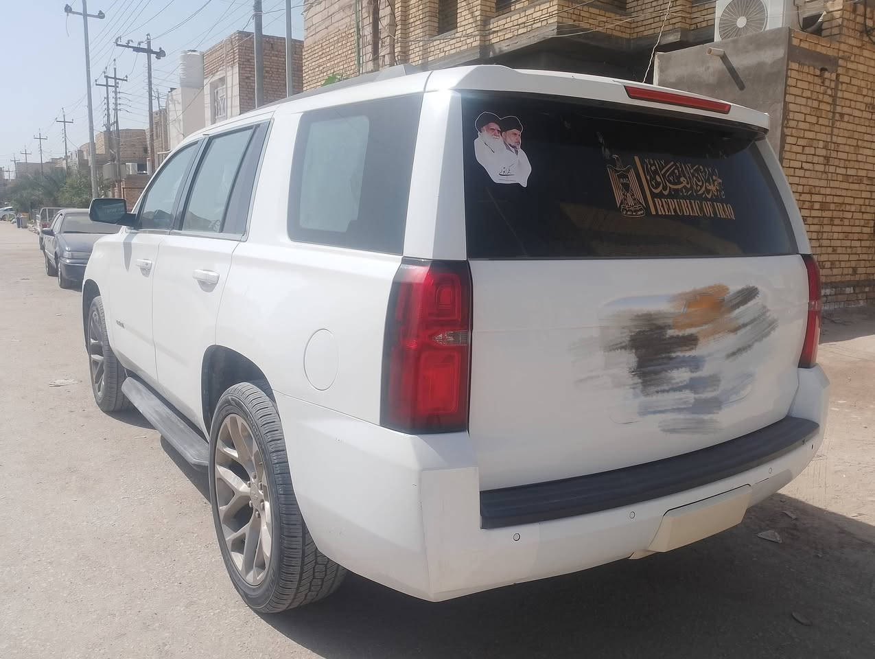 تاهو ابيض اللون نظيفه 2017 اصل حاوية بدون كص ولا فتح مكينة   متومة نكليزي طبق الاصل مع رقم اتعهد من الكص والسرقة والعشائر  العنوان الناصريه   سعر 150 بيهة مجال كلش قليل *********** او مرواس بصولي جارجر او اوباما
