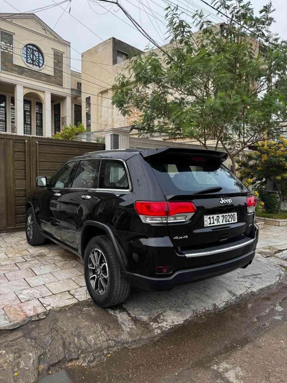 السلام عليكم جيب موديل 2019 شيروكي لمتد فول مواصفات بيها 3 قطع صبغ متشيه 100 وارد امريكي فول مواصفات للبيع او مراوس
*********** بغداد, العراق
