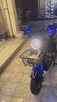 ‏سلام عليكم دراجة شحن للبيع سعر الدراجة 500 مكان الدراجة بغداد جديدة ***********
