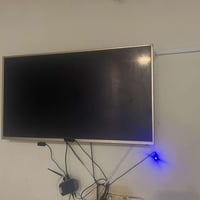 شاشه بلازما حجم 42للبيع نضيفه مستعمله شي قليل نضافه 100بل ميه للبيع ال...