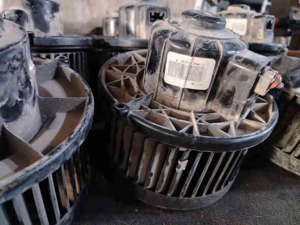 يتوفر ماطور زراكات وماطور فان التبريد الداخلي 
#للشفر اكونكس 2005 الى 2009
#يتوفر خدمة توصيل لكل المحافظات للحجز والاستفسار يرجى مراسلتنا على الخاص او واتساب على الرقم التالي ***********
***********
#ورشة انور سوزوكي كربلاء الحي الصناعي الابلوك
