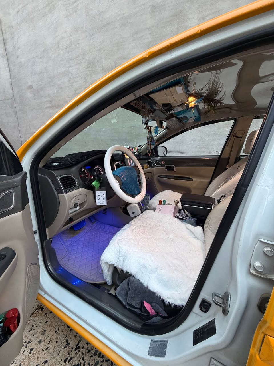 اكسنت 2010 خليجي السياره بدون ضرر وبدون معجون بدون تصفيه ماعدا اصبعين فوك الايت تصفيه فقط سنويه بسمي لحد ٢٠٢٩ نقابه مصفره السنوي والشهري سياره جاهزه من كير محرك تبريد صدر تايرات دوشمه وشاشه ايباد وكامره منظومه لايت شمسي كهربائيات من الدعاميه للدعاميه عل بلاد وبيه منضومه غاز وكارت حكومي مابيه مصرف جاهزا من الاخير*********** كركوك, العراق
