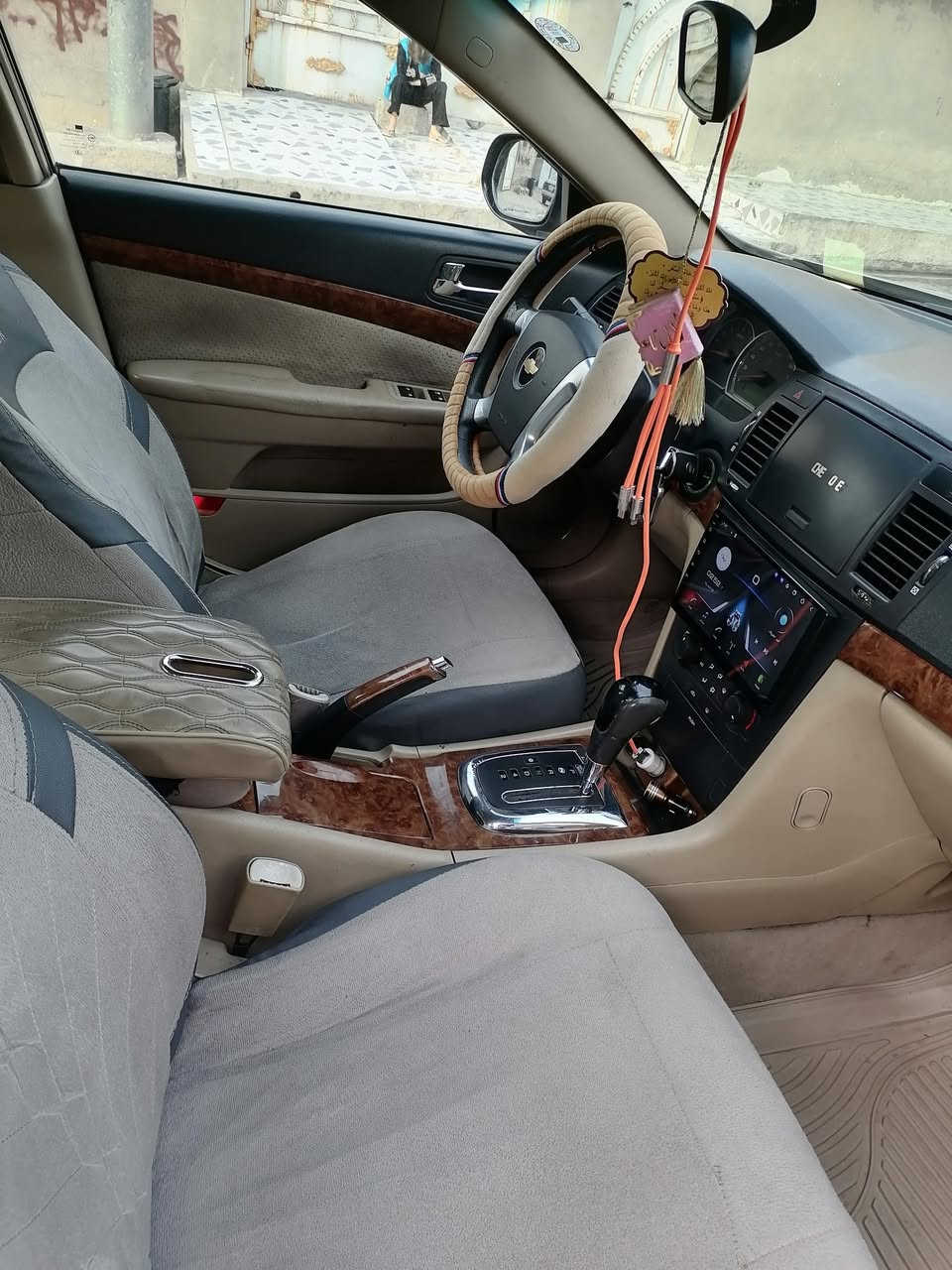 شوفرليت ابيكا للبيع موديل 2009 بيها خمس قطع بخ بدون دواخل كير جديد محرك جديد بس بيها صوت كم شفت انطيك تري على بصرة طخم تايرات جديد سنوية جديد ابيع احزام بدون دواخل بيها منظومة غاز 100 لتر السعر 70 بيها مجال ***********
