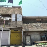 عمارة للبيع المكان مدينة الصدر قطاع 63 شارع ابا ذر شارع تجاري عام للاس...