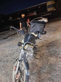 دراجه سونلك 2024 مكينه ما مفتوحه دراجه بيها نقص بس دشبول واشاير خلفيه ...
