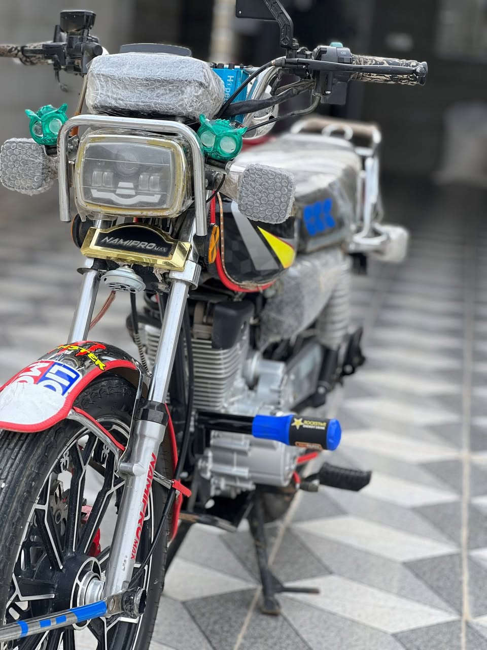 السلام عليكم
للبيع دراجه نامه برو ماكس موديل 2024 شكل 25 مفوله من كلشي ما بيه أي نقص بيه اوراق مكفوله محرك وشاصي وسرقه تشغيل نكره سلف خمسه كير صلنصه كاتم وجعره ومضخم دراجه متعوب عليه مال جناي دراجه خير من الله 
السعر خاص او ع الرقم بيه وتساب *********** مكاني صلاح الدين قضاء بلد
