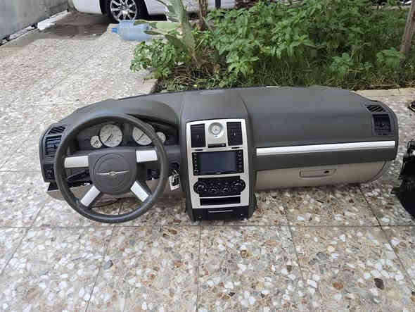 السلام عليكم للبيع دشبول عسلي مع دشبول اسود  مال حاويه موديل 2010 
بك لايت اوباما ابو الد شكل الحديث مكاني ميسان هاتف *********** 
***********
