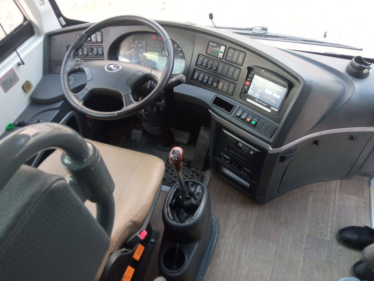 السلام عليكم كنك لونك شكل جديد للبيع موديل 2018
رقم سليمانية 
مكينه كمنز ادبلو
انجكتر
ميكانيك مكفول تبريد شغال 
تخم تاير 38راكب السيارة جوبلس
سعره 4او نص  للاستفسار الاتصال على الرقم
***********
