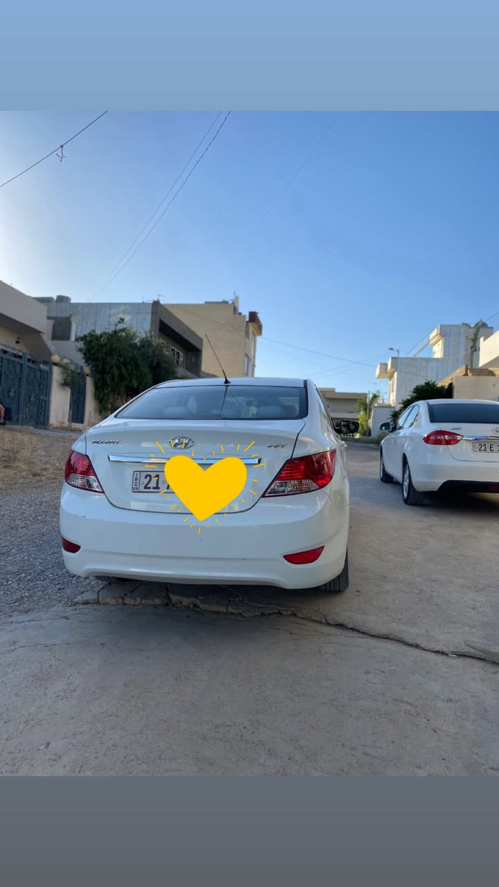 هيونداي أكسينت موديل ٢٠١١ محرك ١٦ للبيع 
كير أوتوماتيك خليجي أبيض ثلجي داخل بيج 
رقم سليمانية 
ماشية ١٤٩٣٢٠ كم 
بشرط محرك وكير وتبريد و غرامة وتحويل ثاني يوم 
سيارة كلش نظيفة وجاهزة بدون مصاريف 
ضرر ٤ قطع بدون دواخل 
سنوية منتهية صلاحية بداية شهر ٦ 
سعر رايدين ٩٠ ورقة ومجال قليل 
***********
