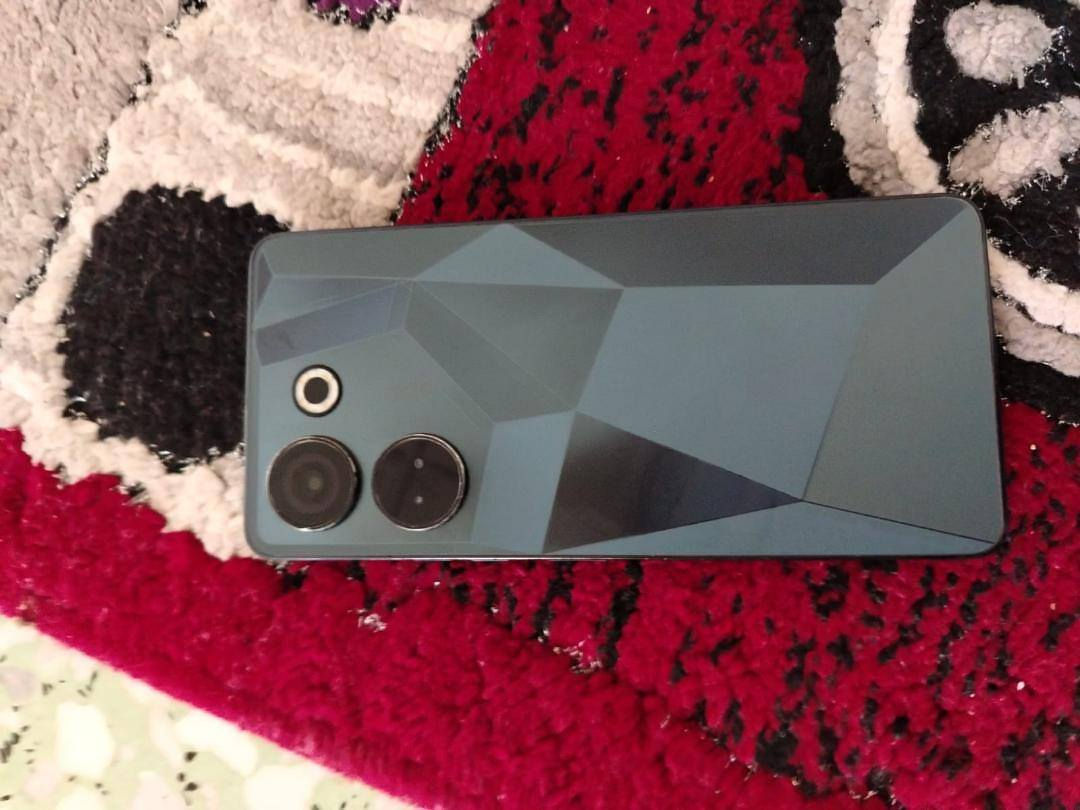 للبيع camon 20 pro
شاشه Amoled
ذاكرته 256 ولعشوائيه 8
بطارية 5000
نظيف وجهاز يخبل شخط مابي 
السعر 100 
***********
