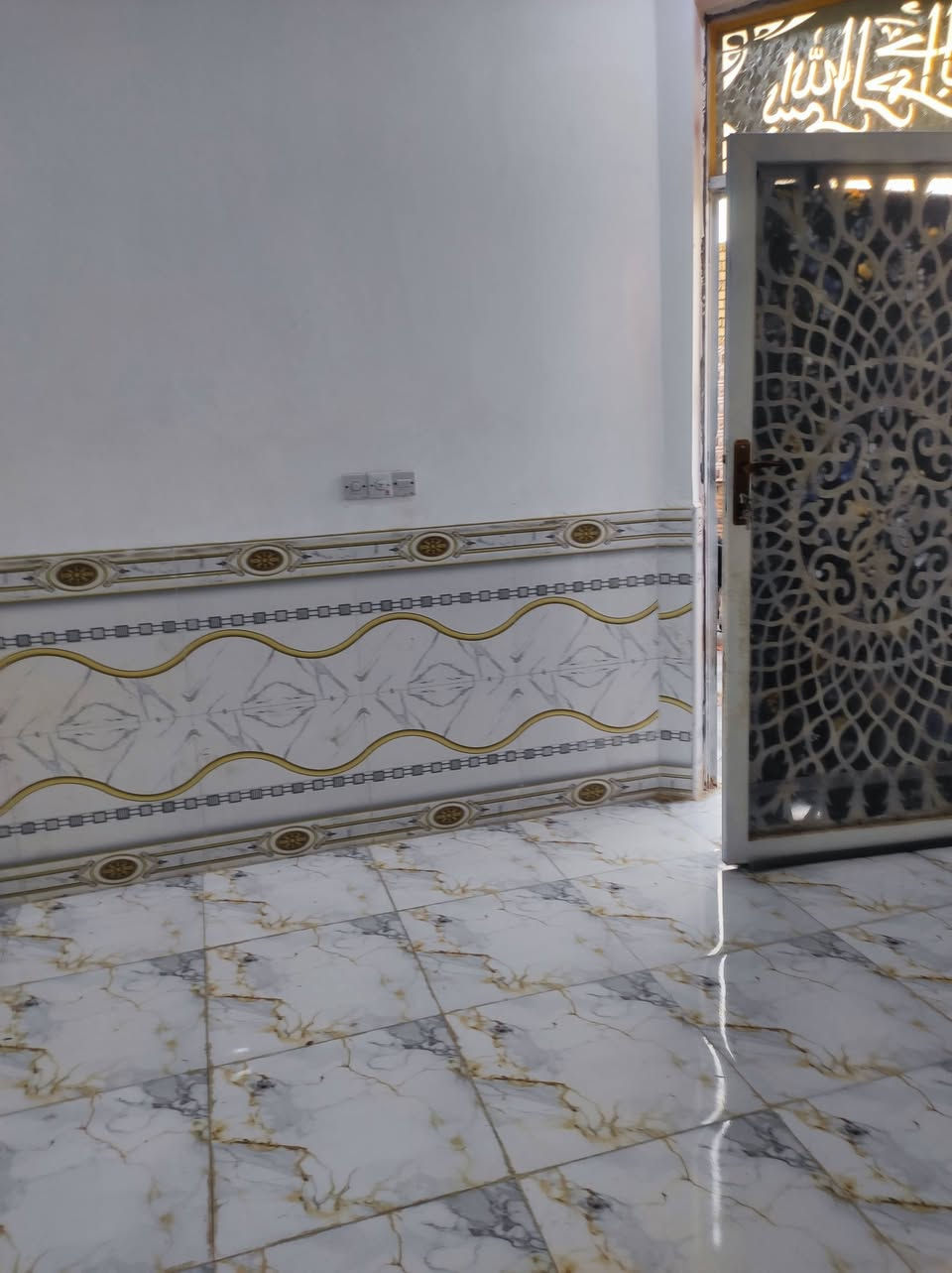 السلام عليكم بيت زراعي بي وصل تطويب طابوك صب كونكريت المساحه 190متر شغل درجة أوله مكانه مقابل الحشد منطقة الكناهره السعر 90 وبي مجال ***********
