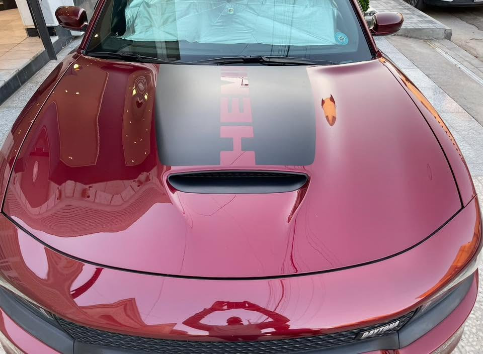 السلام عليكم للبيع او المراوس حسب القناعه 

‏( Dodge Charger ( Daytona
نوع السيارة : دودج جارجر ( دايتونا ) سوبر تراك باك🔥 
فول اعلى مواصفات ‼️
سنة الصنع : 2018 
المسافة المقطوعة : 50 الف ميل
اللون : احمر غير محدد ( مميز )
موقع السيارة 📍: بغداد 
حجم المحرك ⚙️ :  5700 / V8
ناقل الحركة ⚙️ : اوتو / 8 كير
المواصفات: ____ فــول  1/1 اعلى فئه ما بيها اي نقص
# فتحة ( سلايد روف ) 
# رادار امامي
# رادارات جانبيه
# سستم صوت harman/kardon
# كشنات كنتاره وجلد ومطرزه بالذهبي DAYTONA
# كشنات اماميه كهربائيه خزن ميموري تدفئه تبريد والخلفيه تدفئه
# ستيرن كهرباء تدفئه بالاضافه الى شفتات
# حساسات خلفيه وكاميرا دواره
# شاشه كبيره
# تعتيم المرآة الخلفيه بالاضافه الى المري الجانبيه بالاضافه الى هيتر وتكون قلابه ويه البگ
# شوته موبار مفتوحه بلاد
# كزوز موبار دبات سود بلاد 
# سقف اسود بالاضافه الى الصندوق شعار دايتونا والبنيد شعار هيمي كله بلاد
# دبات سود موبار بلاد صوت يخبل
وبعد هوايه مواصفات الجنايه مال دايتونا راح يعرفوها اكيد
وعليها اويل كاچ گان اصلي من K&N وبرمجة مصطفى ايگل.
____________________________

رقم السيارة :  رقم بغداد ( باسمي )  سنويه جديده/ تحويل مباشر
حالة السيارة : وارد امريكي ( بدون ضرر فقط بارد بسيط ) 
بدون ايرباك بدون دواخل تعتبر كلين  ( صور الحادث مرفقة ) 
السعر المطلوب : 265$ 
رقم صاحب السيارة :  ***********
