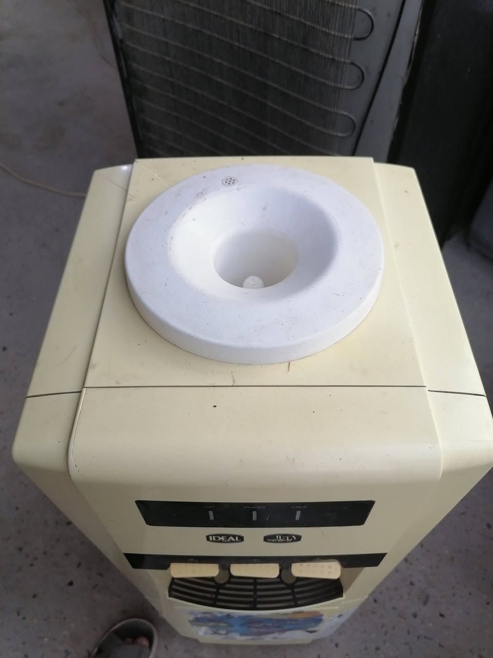 براد نضيف للبيع ب 35 مستعجل على بيعته رقم ***********
