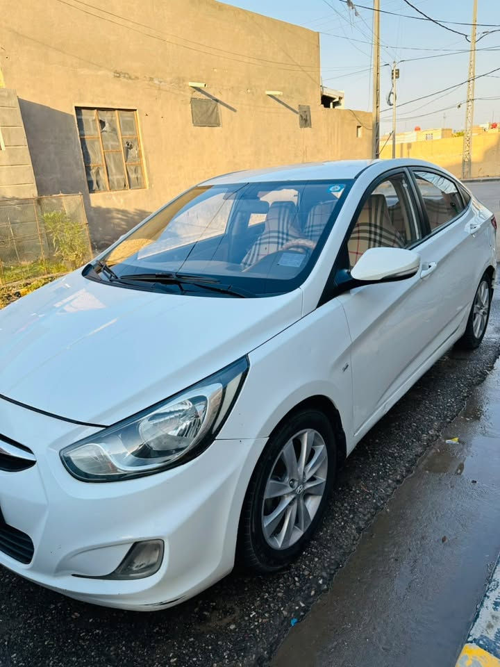 اكسنت مديل 2013 محرك 1600
وارد خليجي 
 بيهة تكحيل قليل
 مثل ما موضح بالسونار اثر تشليع صبغ 
مكفولة من الضربة والصبغ غير هذني 
التكحيلات بمكانين 
تبريد حدادية جديد
سنوية بأسمي مداور ثاني يوم
 رقم بابل مشروع وطني اي مكان تريد داورهة عادي 
السعر 98 وبيهة مجال قليل 
رجاءآ مو شراي لا تكسر بحلال العالم 
عنواني نجف كوفة 
رقم الموبايل ***********
