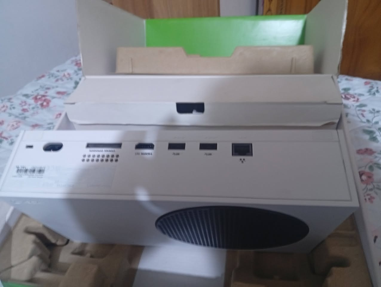 جهاز نظيف وكل ملحقاته اصلييه مثل ماواضح بصور استخدام شخصي مع بطاريتين يدة التحكم  قفل الجهاز وسعره ثابت 450
مكاني بصره المعقل واتساب ***********
جهاز نظيف وكل ملحقاته اصلييه مثل ماواضح بصور استخدام شخصي مع بطاريتين يدة التحكم  قفل الجهاز وسعره ثابت 450
