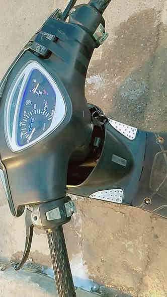 دراجه ماكس عدله دراجه ابلاديه بس الكفر الامامي تجاريه 
بوشه 55بلادي ابد ما مفتوحه صالنصه FMدراجه سلف هندر 
كلشي شغال بيه اشارت يمنه يسره هورن للتواصل متوفر واتساب 
***********
