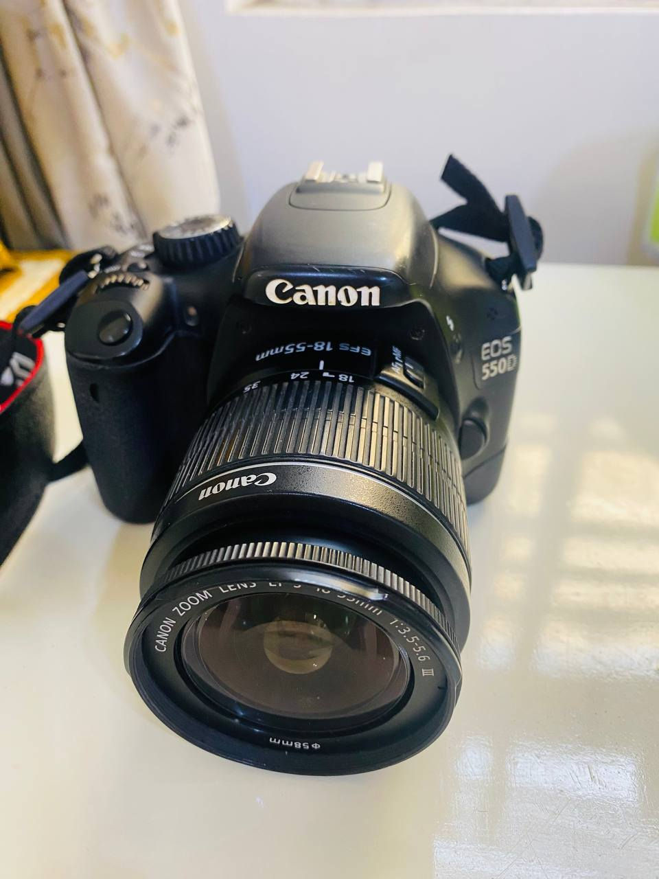كاميرا كانون 550d
استعمال بسيط
مع كافة الملحقات للبيع
حقيبة 
عدسة
حزام 
شاحنة
رام هدية 
للاستفسار تواصل خاص


**إذا كنت صاحب هذا الإعلان وتريد حذفه لأي سبب، رجاءا أرسل رسالة إلى الدعم الفني**