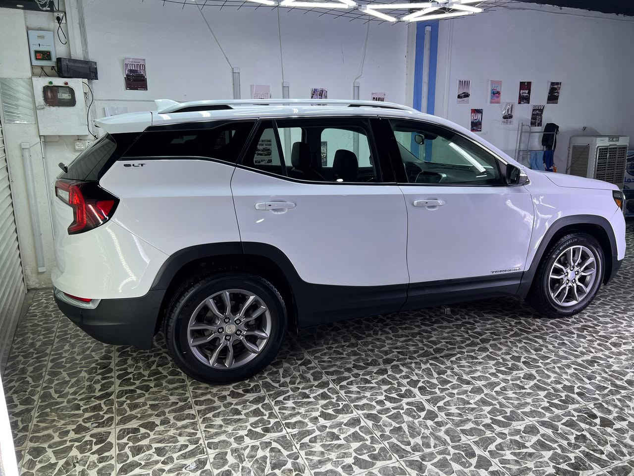 سلام عليكم للبيع جمسي تيران 2022 
موصفات سياره فول ماعده سلايت 
ضررها تبديل جاملغ وشبر من الباب صبغ 
مكان سياره كركوك 
ولاستفتسار ***********
