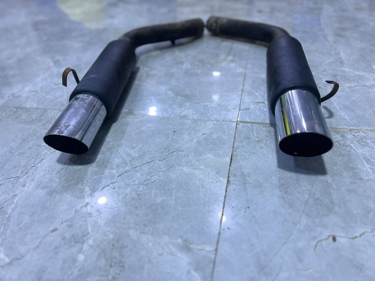 سڵاو هاوڕێیان ئەو ساڵۆن سایانە بۆفرۆشتن ٨٠هەزارو محامەلەشوێن ڕانیە ***********
