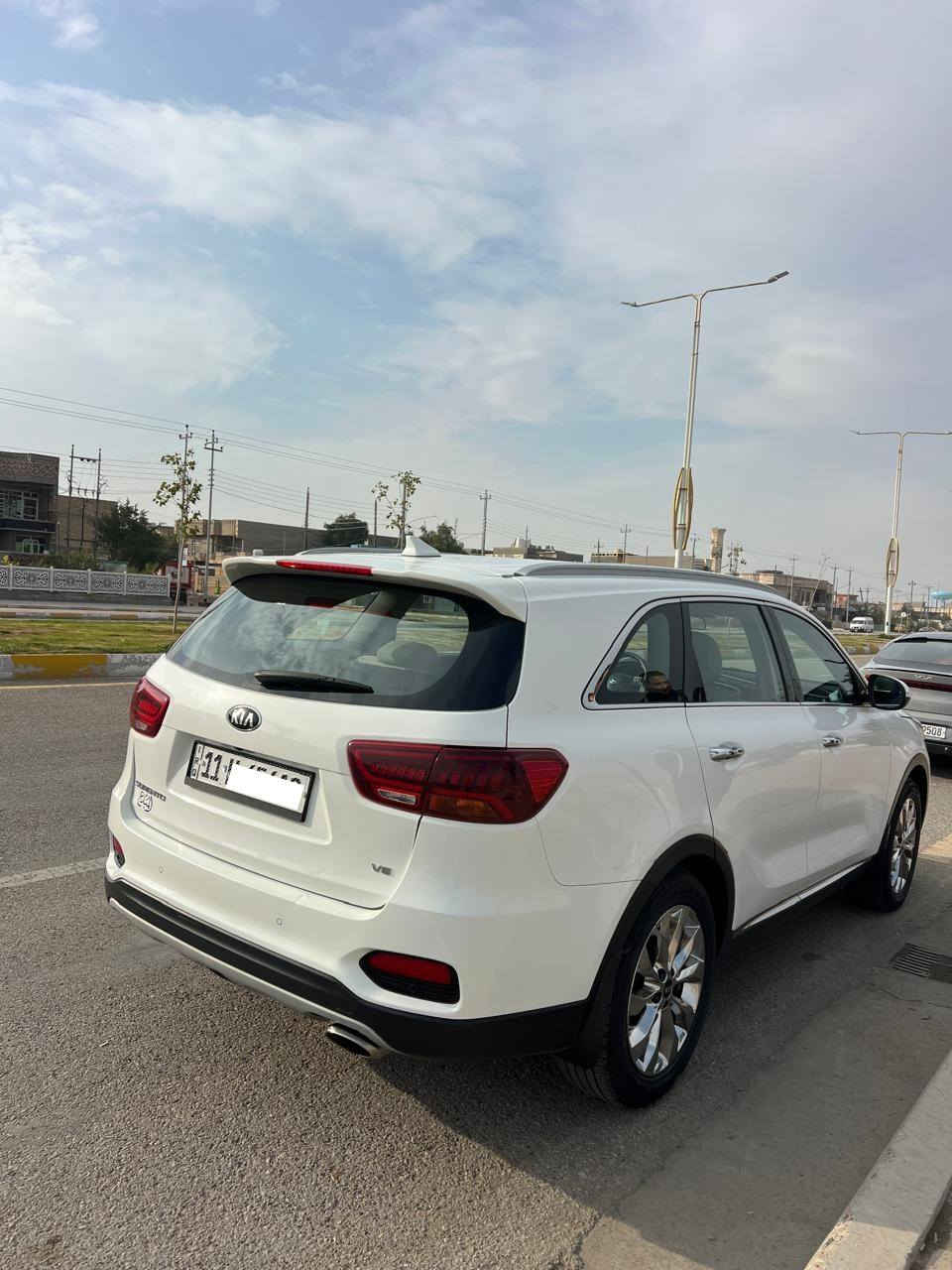 سلام عليكم
سورنتو. مديل 20 
محرك 6 V
فول مواصفات. عده البنرامه 
بصمه. 
بردات خلفيه 
حساس امامي وخلفي 
7 راكب 
تبريد 3 قطع 
ماشيه 140 كيلو متر 
كفاله شخطوط بسيطة كما موضح بالسونار بين الباب الخلفي والجاملغ
كير ومكينه جدد بلا فتح 
جنطه ذكيه 
تخم تاير جديد بيها
ادامة محرك وحدادية قبل سبوعين اشتغلتهن مابيها كل نقص
سعر  ٢٤٨ وبيهه. مجال.  
مكان سياره الانبار فلوجة
جديده سياره وبلعافيه ع ياخذهه 
الاستفسار ***********
