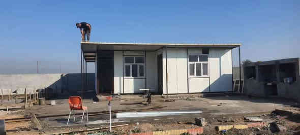 معمل الفهد لصناعة الكرفانات والبيوت الجاهزه مستعدون لانشاء المخازن والمحلات من الساندويج بنل اضافه الى الحديد تركي 
 وانشاء المنازل والغرف من الساندويج بنل وانشاء المشتملات ذو طابق او طابقين 
يوجد تغليف جدران وسقف ثانوي 
السندويج
الحديد
ابواب حديد او pvc
شبابيك حديد اوpvc
كهربائيات درجه اولى
مع كامل الفنشات
مستعدون لعمل جميع انواع البرادات 
🔥🔥يوجد لدينا سندويج ضد الحريق 🔥🔥
للاستفسار يرجى مراسلة الصفحةاو الاتصال على الارقام*********** يوجد واتساب
